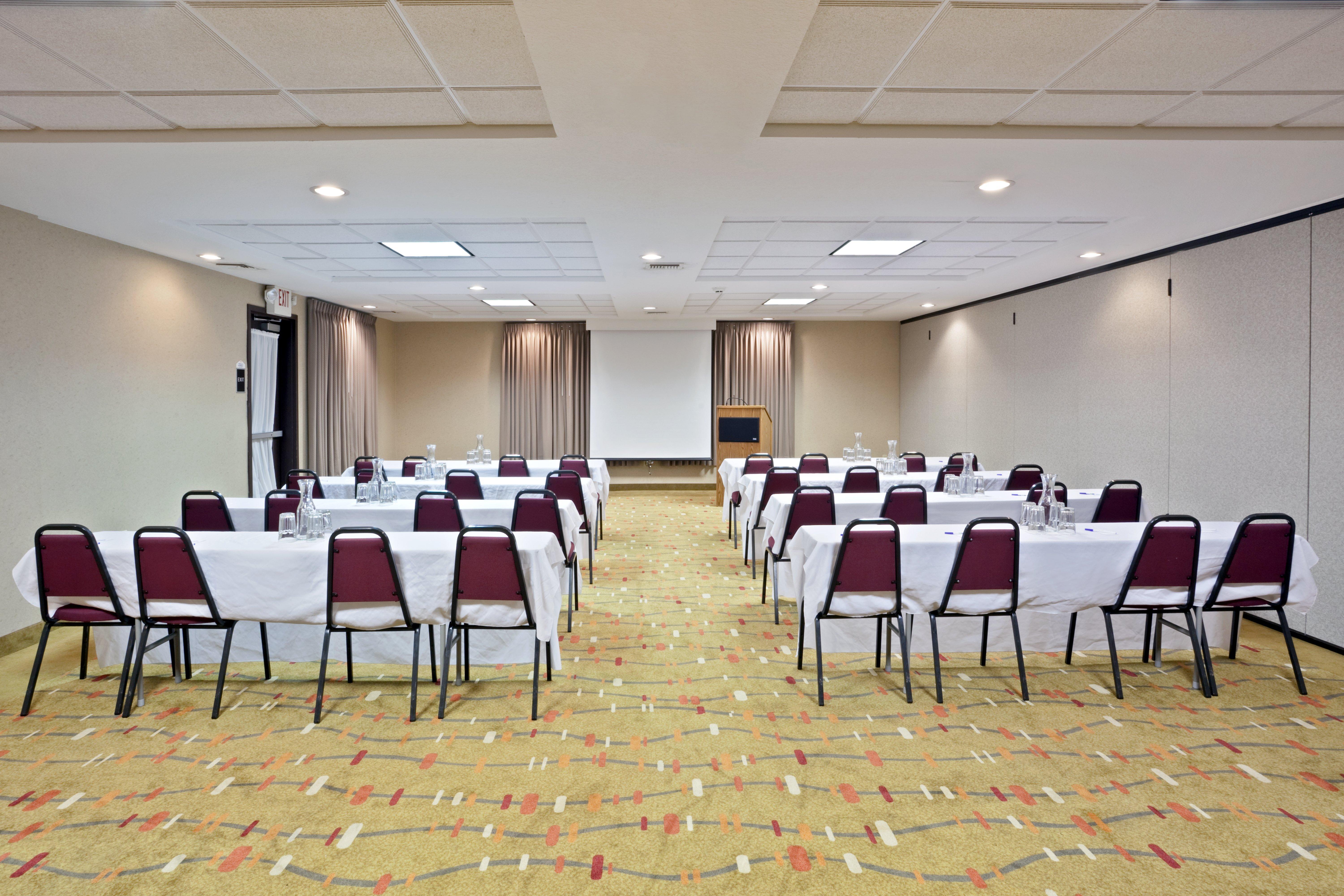 Holiday Inn Express Hotel & Suites Albany By Ihg Exterior foto